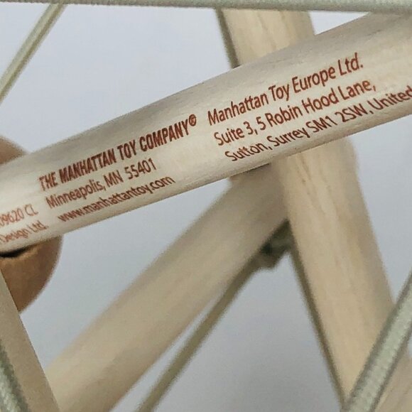 Manhattan Toy Skwish Natural Wooden Baby Rattle Teether Grasping Activity 0+ New - Picture 10 of 12